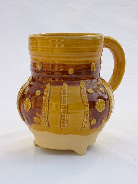 http://poteriedesgrandsbois.com/files/gimgs/th-31_PCH019-poterie-médiéval-des grands bois-pichets-pichet.jpg